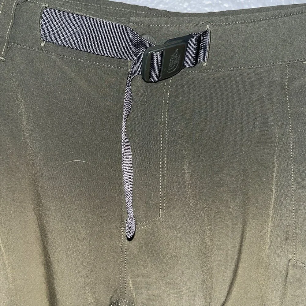 Vintage THE NORTH FACE Men's Cargo Shorts - Army Green Ombre / Fading - Size 30